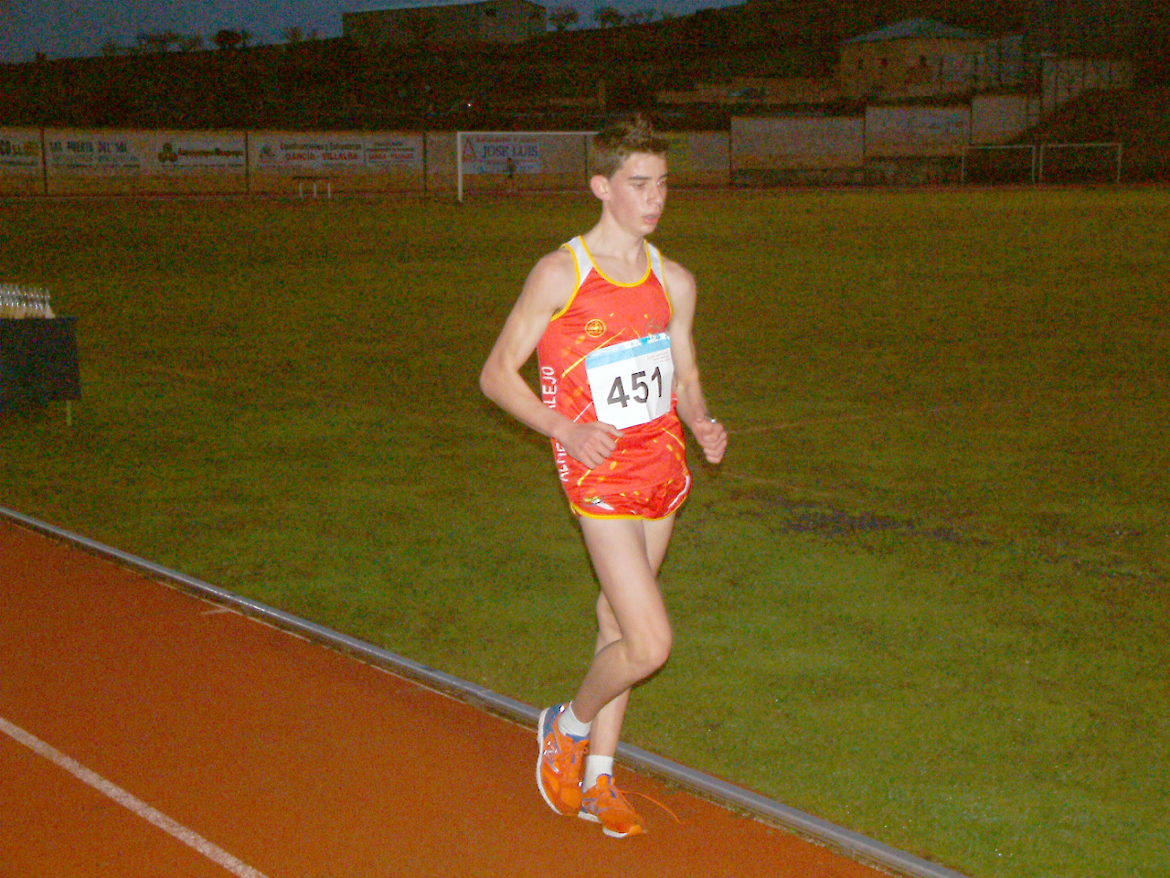 - ÁLVARO MARTÍN, MEJOR MARCA ESPAÑOLA CADETE DE TODOS LOS TIEMPOS EN 3 KM.